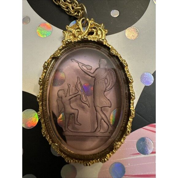Vintage Glass Intaglio Cameo Necklace Unsigned Goldette Victorian Revival Bezel - Picture 3 of 4